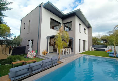 House with pool and terrace 2