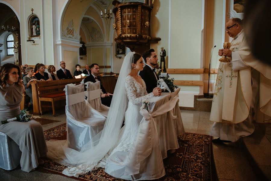 Fotógrafo de casamento Maja Kasztelan (majakasztelan). Foto de 25 de janeiro 2020