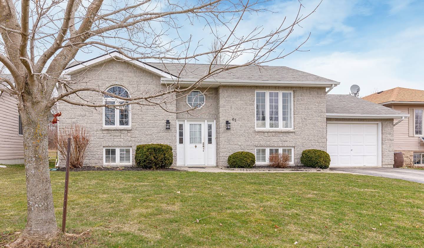 House with garden Meaford