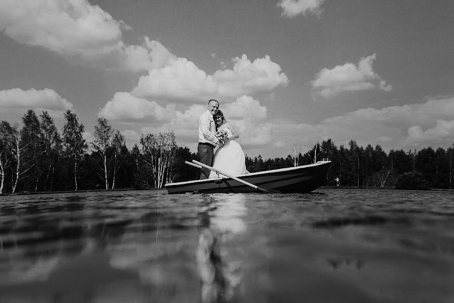 結婚式の写真家Leonid Burcev (llll)。2016 10月1日の写真