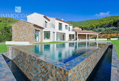 Villa with pool 13