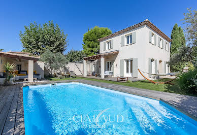 Villa avec piscine et terrasse 10