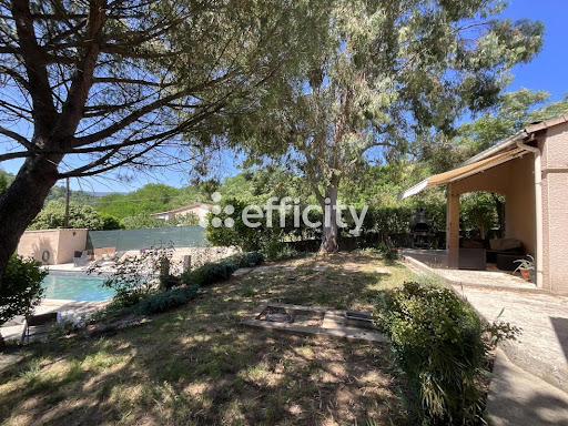 Villa with pool and terrace 2
