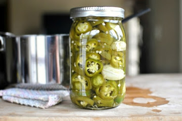 Easy Homemade Pickled Jalapeños