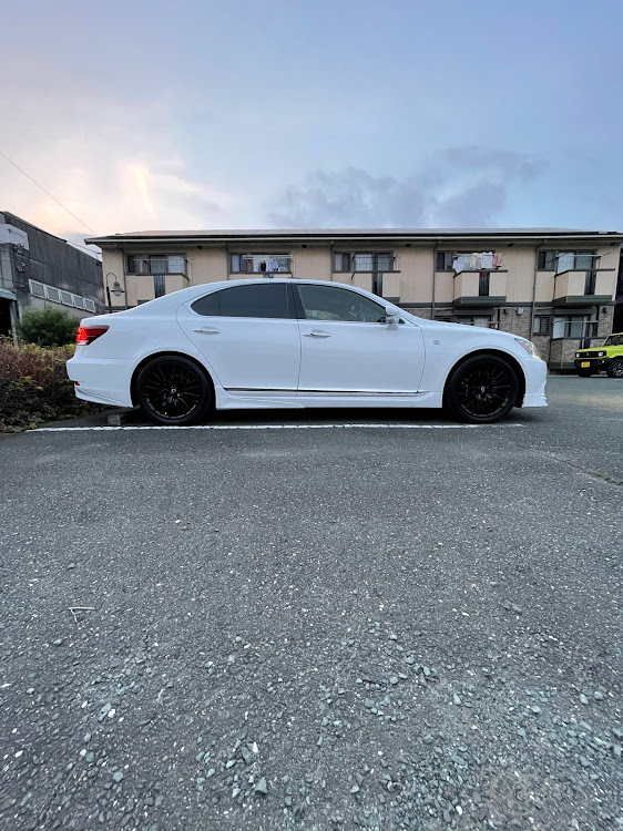 LSのLEXUS・LS460後期・FスポーツXラインに関するカスタム事例の投稿画像3枚目