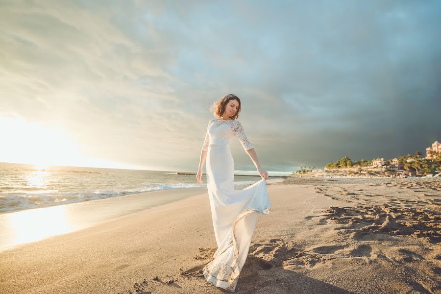 Fotografo di matrimoni Lyudmila Bordonos (tenerifefoto). Foto del 17 gennaio 2016