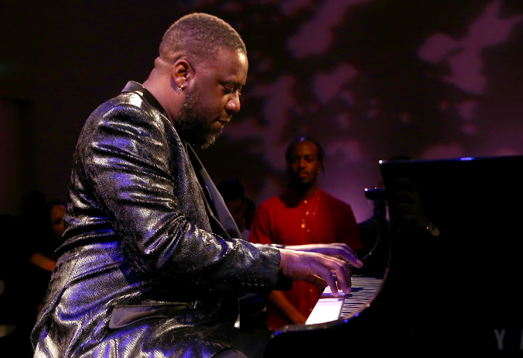 Robert Glasper set to headline the 2023 Standard Bank Joy of Jazz alongside Andreas Vollenweider.