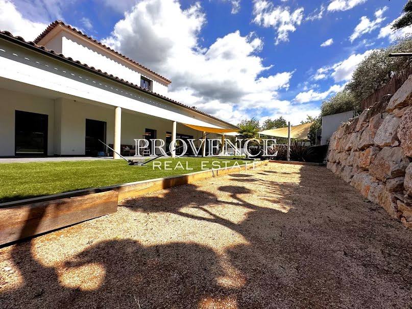 Location  villa 5 pièces 220 m² à Aubagne (13400), 5 500 €