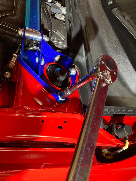 シビックタイプRのDIY・タワーバー取り付けに関するカスタム事例の投稿画像2枚目