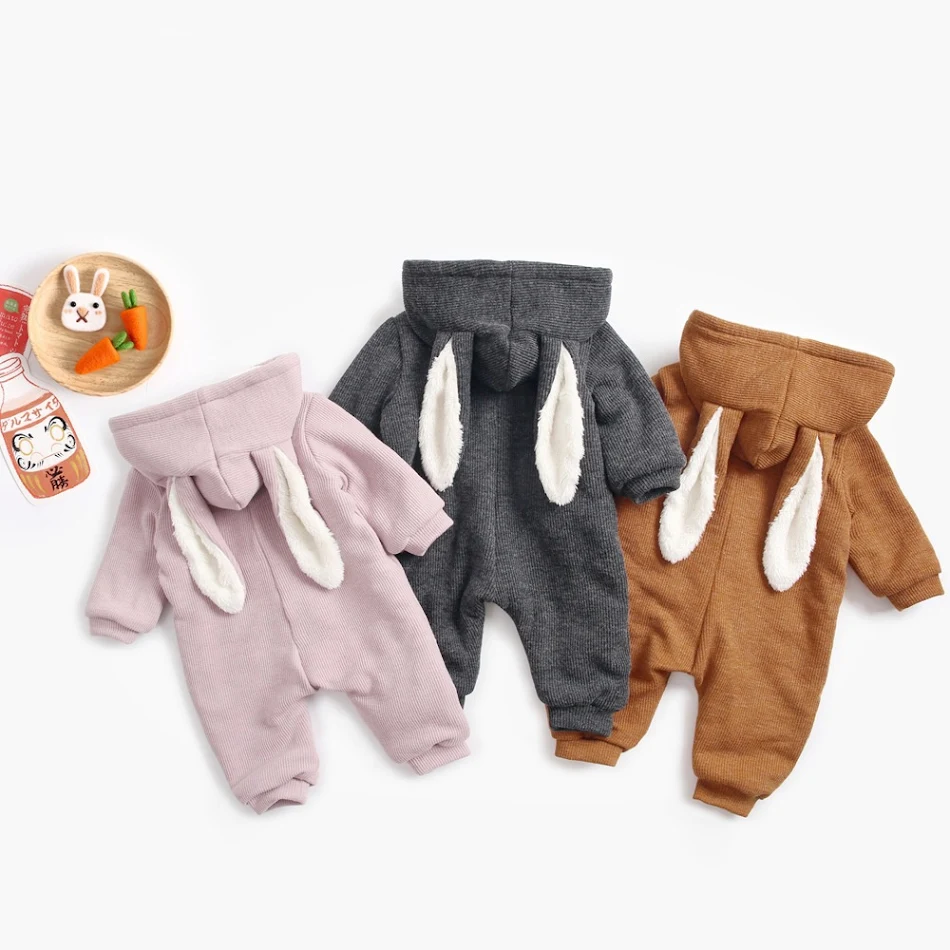 Combinaison à capuche bébé automne et hiver – Douce, chaude et confortable. Parfait pour les bébés, protège du froid tout en étant douillet.