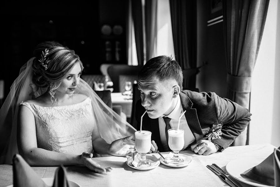 結婚式の写真家Roman Zhdanov (roomaaz)。2018 6月10日の写真