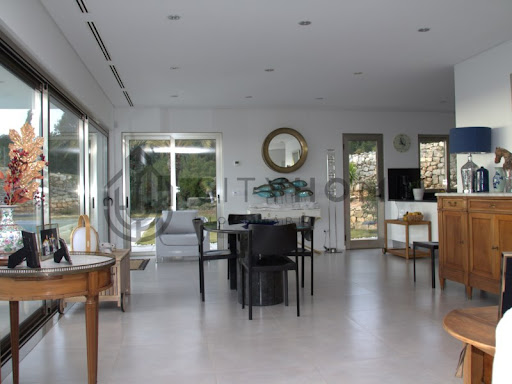 Maison avec piscine et terrasse 4