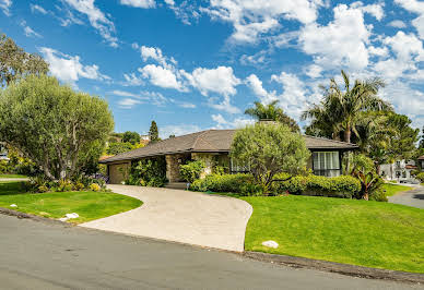 House with pool 2