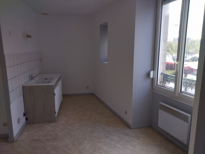 Location  appartement 3 pièces 70 m² à Chaumont (52000), 470 €