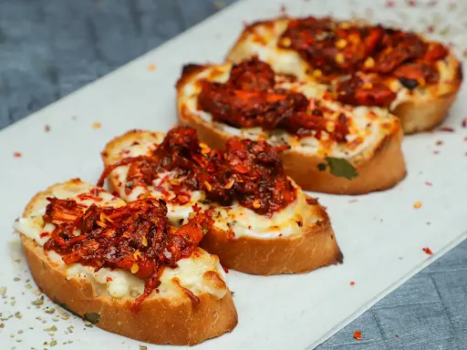 Butter Chicken Cheese Garlic Bread [4 Pieces]