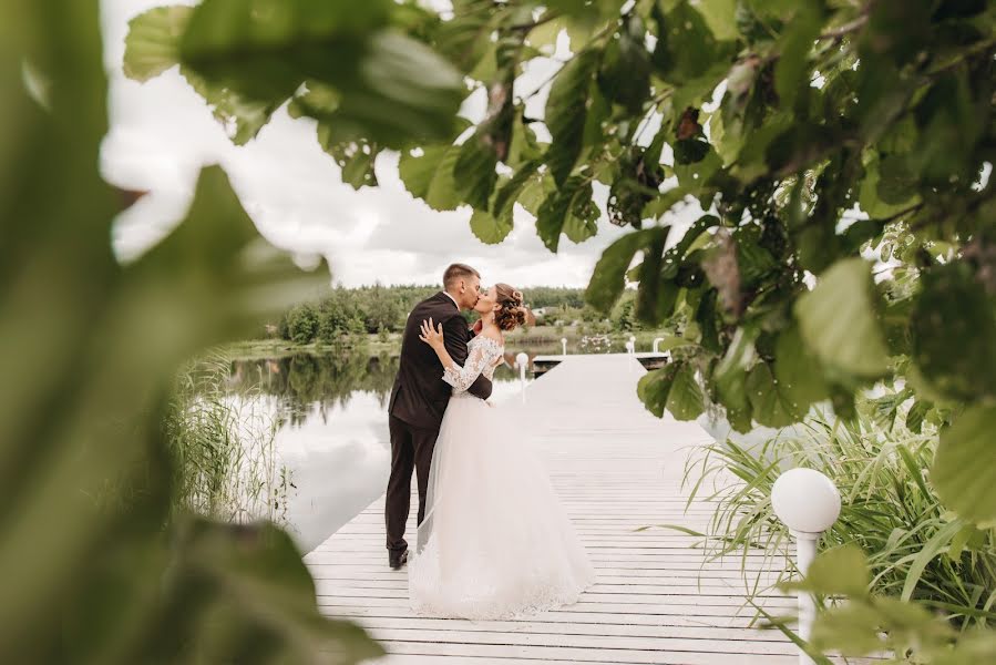 Wedding photographer Elena Pyzhikova (ellenphoto). Photo of 18 July 2019