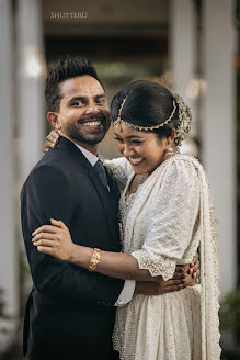 Fotógrafo de casamento Umesh Ranasinghe (shutteru). Foto de 6 de novembro 2023