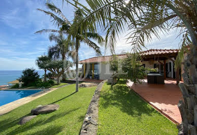 House with garden and terrace 2