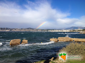 Paysage avec arc-en-ciel