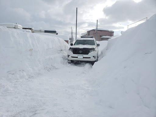 ランドクルーザープラド 150系の土手会 スタック 札幌 大雪 雪道ドライブに関するカスタム メンテナンスの投稿画像 車のカスタム情報はcartune