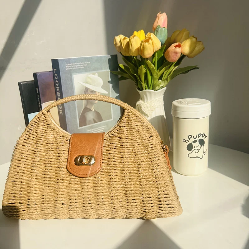 Modna Ženska Torba Preko Ramena Elegantna i Funkcionalna Messenger Torba Idealna za Svakodnevnu Upotrebu Sa Dosta Prostora i Modernim Dizajnom