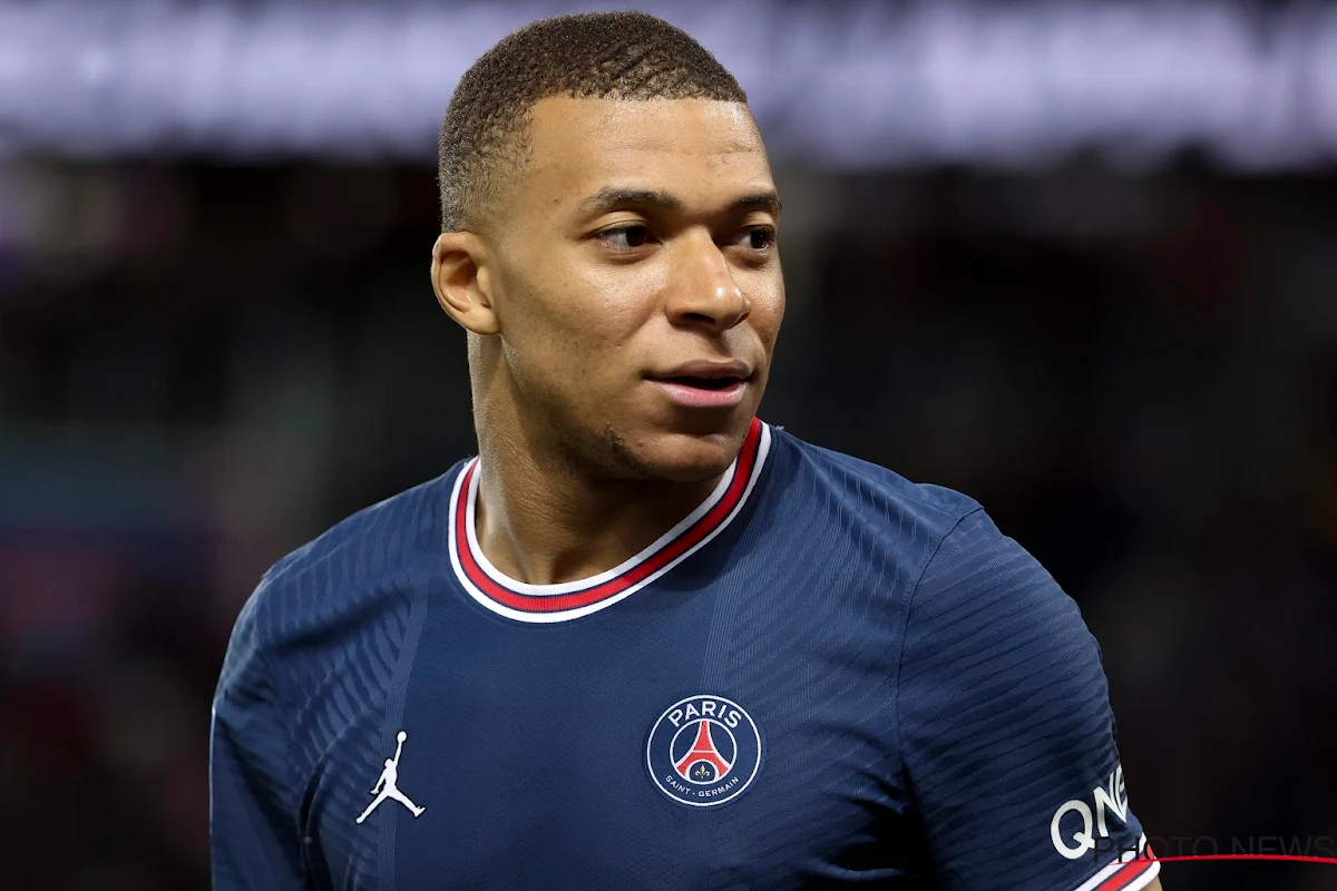 Amper drie dagen na de verloren WK-finale meldt Kylian Mbappé zich alweer bij PSG