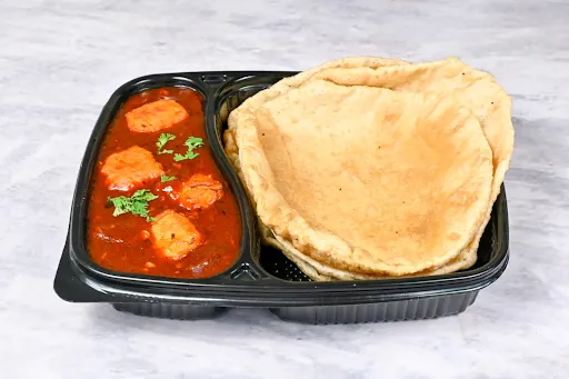 Chilli Paneer With 4 Poori