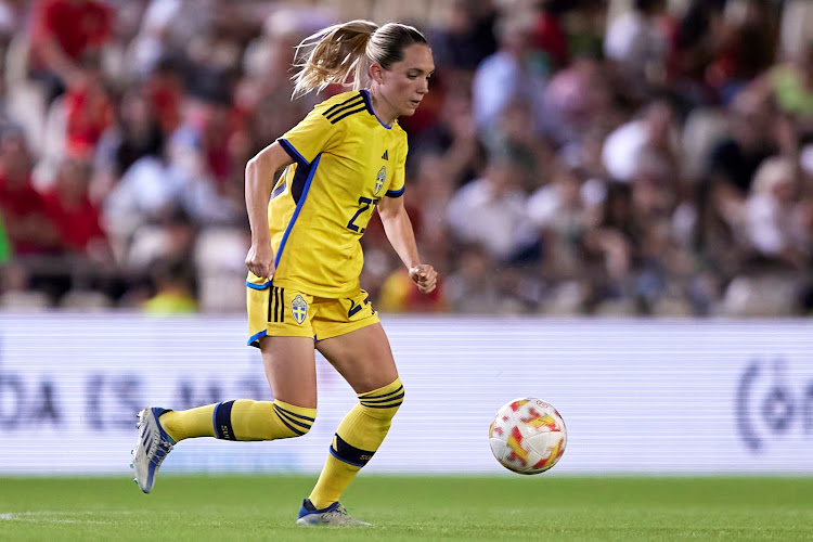 Elin Rubensson of Sweden runs with the ball during the Women´s International Friendly match against Spain at Estadio Nuevo Arcangel on October 07, 2022 in Cordoba, Spain.