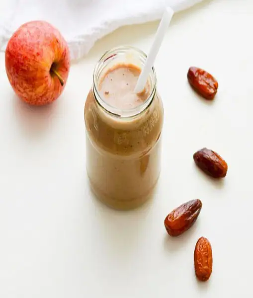 Apple Date Smoothie