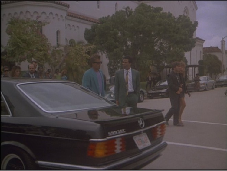 フル・レトロ 80’sさんが投稿したSクラス・500SEC・AMG・マイアミバイスに関するカスタム事例の投稿画像1枚目