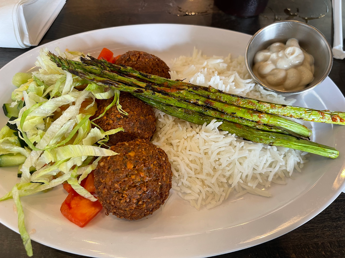 Subbed white rice for pita. Flour free Falafel fried -but I was fine. Delicious!