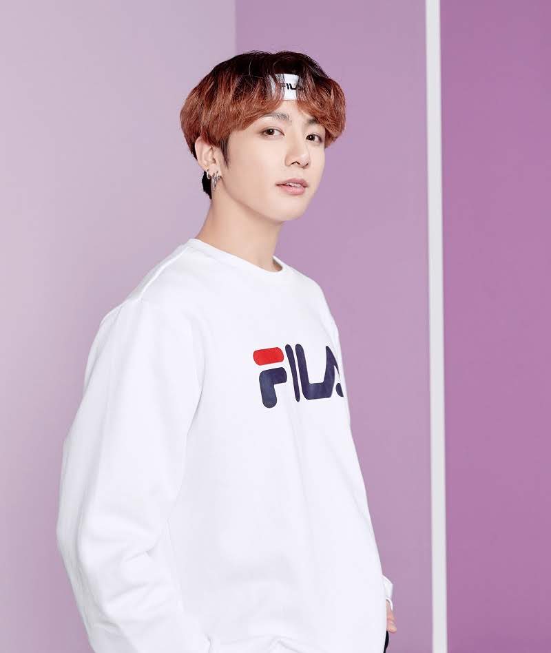 Bts's Jungkook White T-shirt Pictures Fila Indonasia