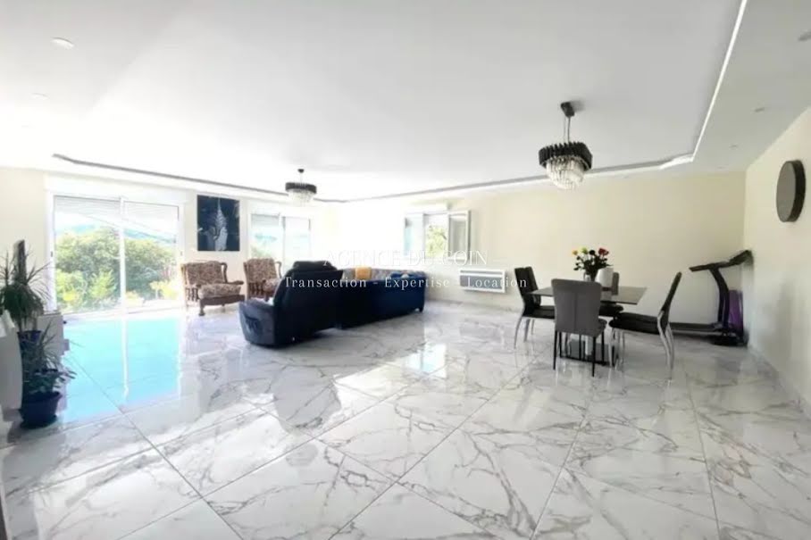 Vente villa 8 pièces 180 m² à Taradeau (83460), 380 000 €