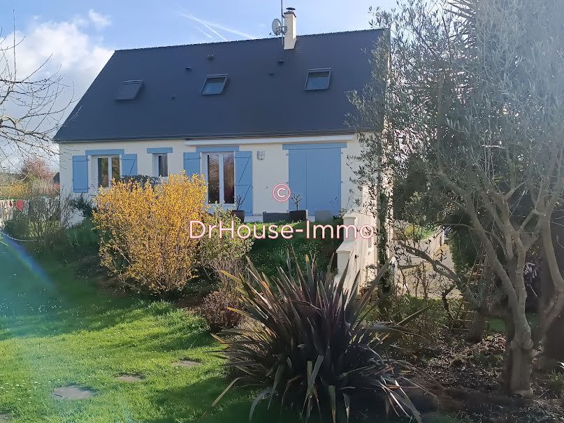 Vente maison 8 pièces 155 m² à Sable-sur-sarthe (72300), 320 850 €