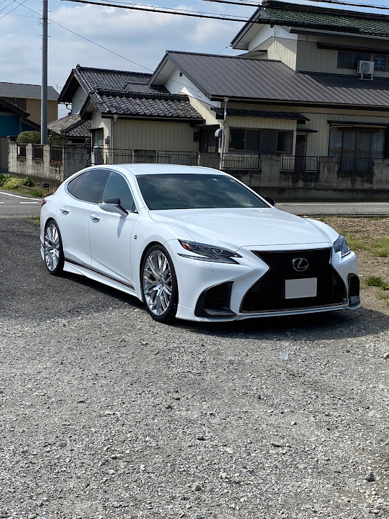LSのTRD・1/10X・Fスポ・純水器導入・泡泡洗車に関するカスタム事例の投稿画像1枚目