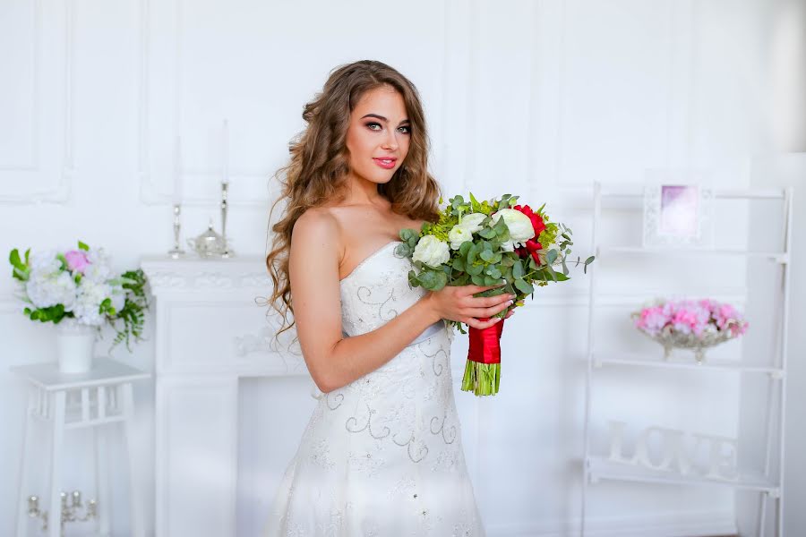 Fotógrafo de casamento Svetlana Dzhumabaeva (wedphoto). Foto de 7 de outubro 2016