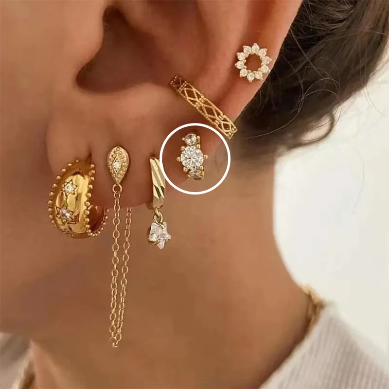 Klassieke oorbellen met drie zirkonia's, echt verguld, kleine oorbel, elegante glans voor dagelijks gebruik en speciale momenten