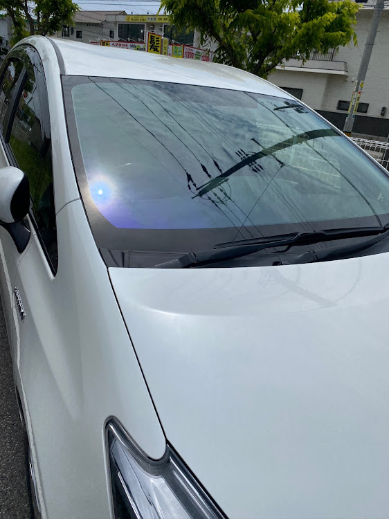 プリウスαのDIY・フィルム施工・フィルム貼りに関するカスタム事例の投稿画像2枚目