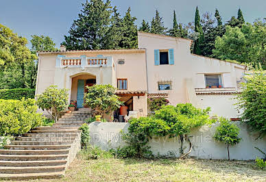 Villa avec piscine et terrasse 10