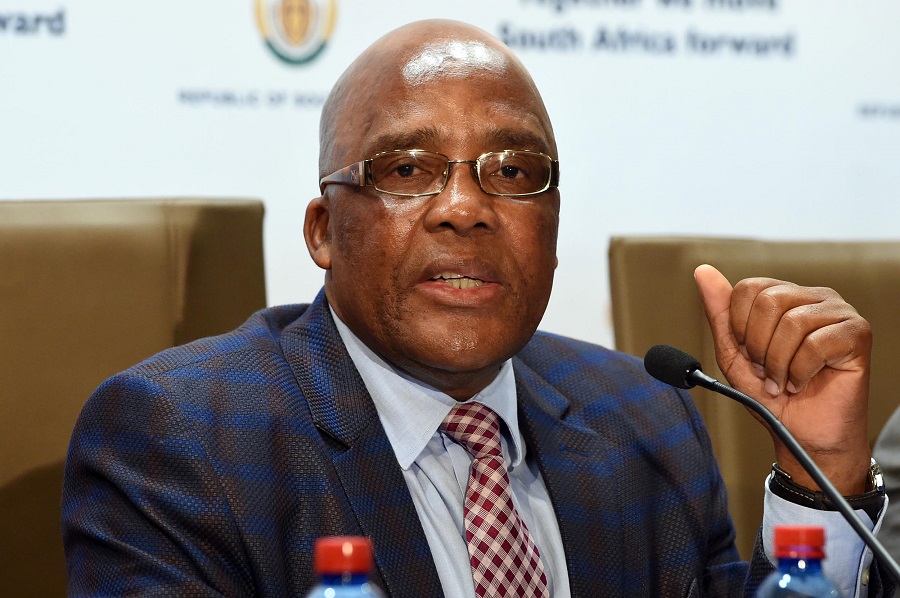 Tough Botswana Covid rules contributed to Beitbridge congestion, says Aaron Motsoaledi - TimesLIVE