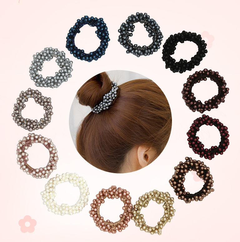 Handgemaakte gehaakte haarband met parel, houdt je haar op zijn plaats met stijl en comfort, ideaal voor elke gelegenheid.