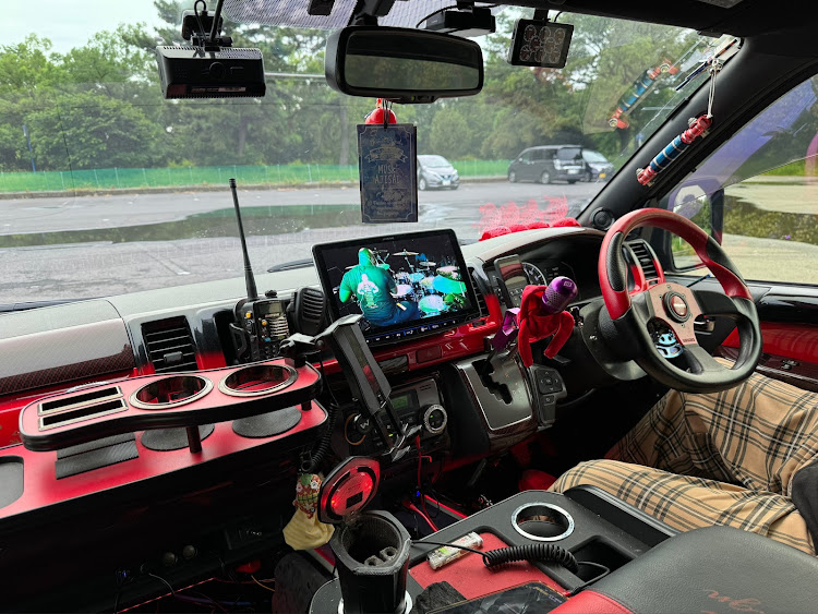 skullさんが投稿したカーオーディオ・プチオフ・進化が止まらない♪・某公園駐車場・雨上がりに関するカスタム事例の投稿画像4枚目