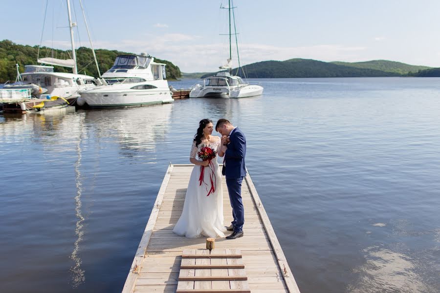 Wedding photographer Anastasiya Esaulenko (esaul52669). Photo of 16 January 2019