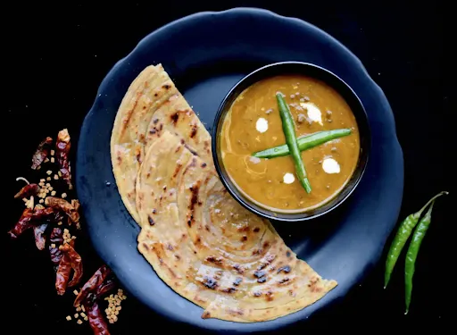 Dal Makhani With 2 Lachha Paratha