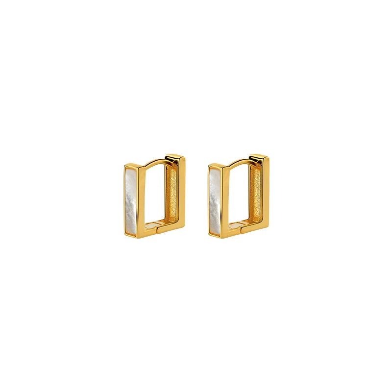 Brincos quadrados de concha prateada elegantes para mulheres. Adicione sofisticação ao seu visual diário. Ideais para qualquer ocasião.
