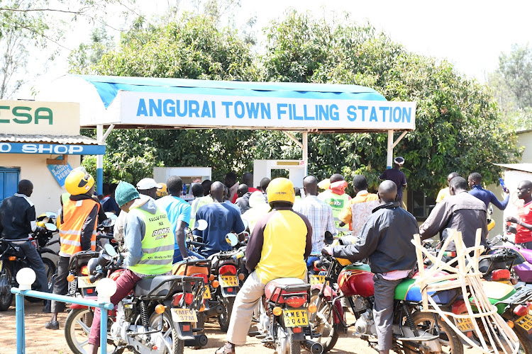 The only fuel station that had fuel in Angurai town on April 4, 2022 evening.