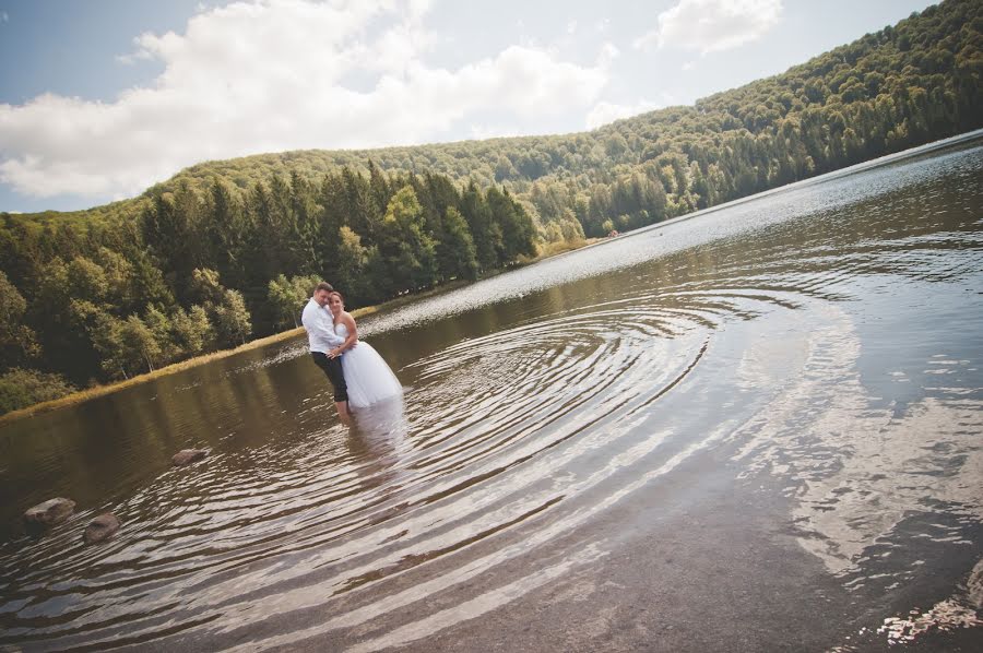 Wedding photographer Madalina Si Ciprian Ispas (fotoycafe). Photo of 22 September 2014