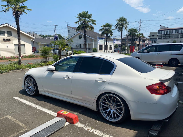スカイラインのv36・マフラーほしいに関するカスタム事例の投稿画像1枚目