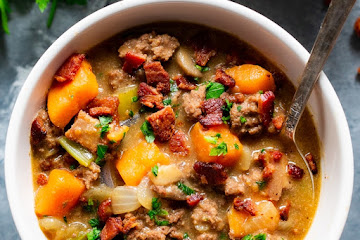Bacon Cheeseburger Soup {Paleo, Whole30}