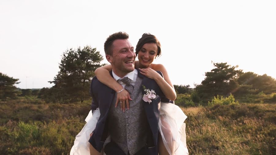 Wedding photographer Simon Zastrow (moments-films). Photo of 27 May 2020